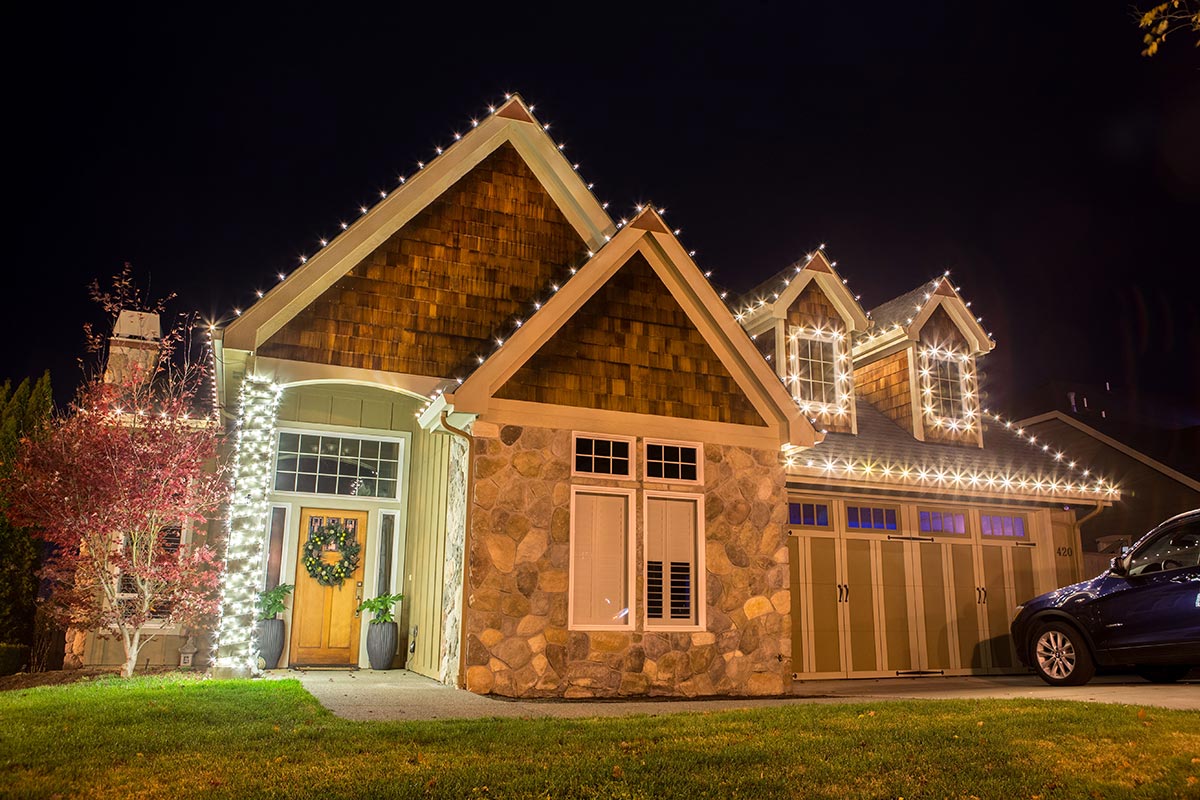 Medford home with Christmas lights